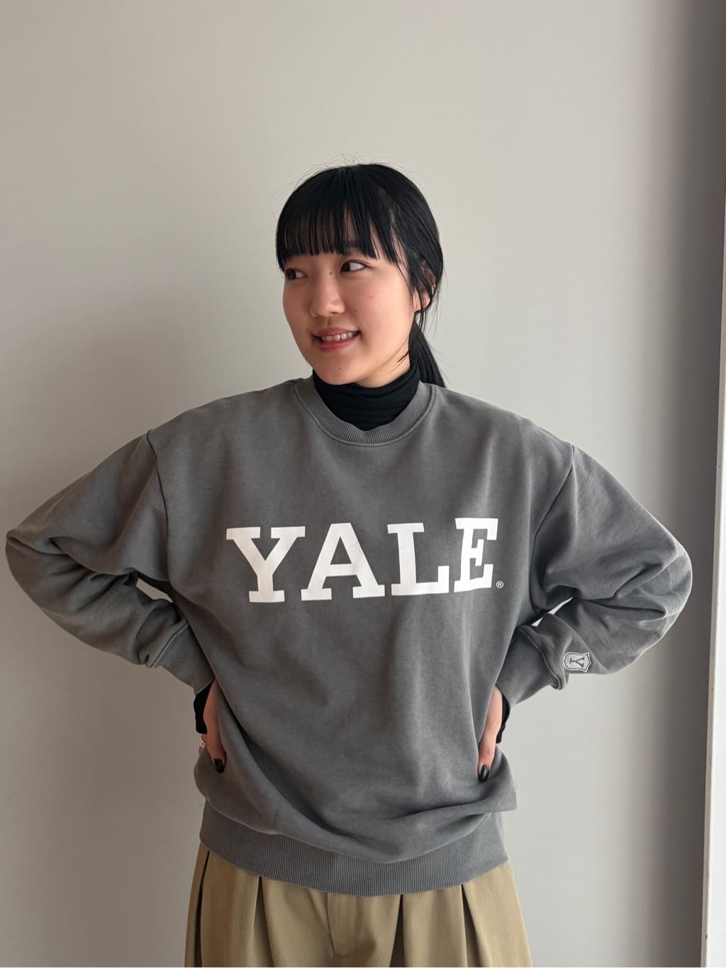 Akutagawaさんの「tk.TAKEO KIKUCHI｜YALEロゴスウェット」を使ったコーディネート