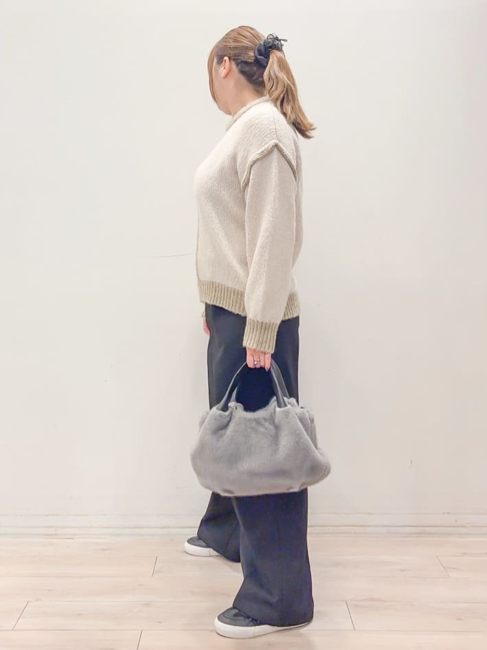 naoさんの「SHOO･LA･RUE｜【S-LL】配色デザインがポイント ざっくり編みゆるニット」を使ったコーディネート