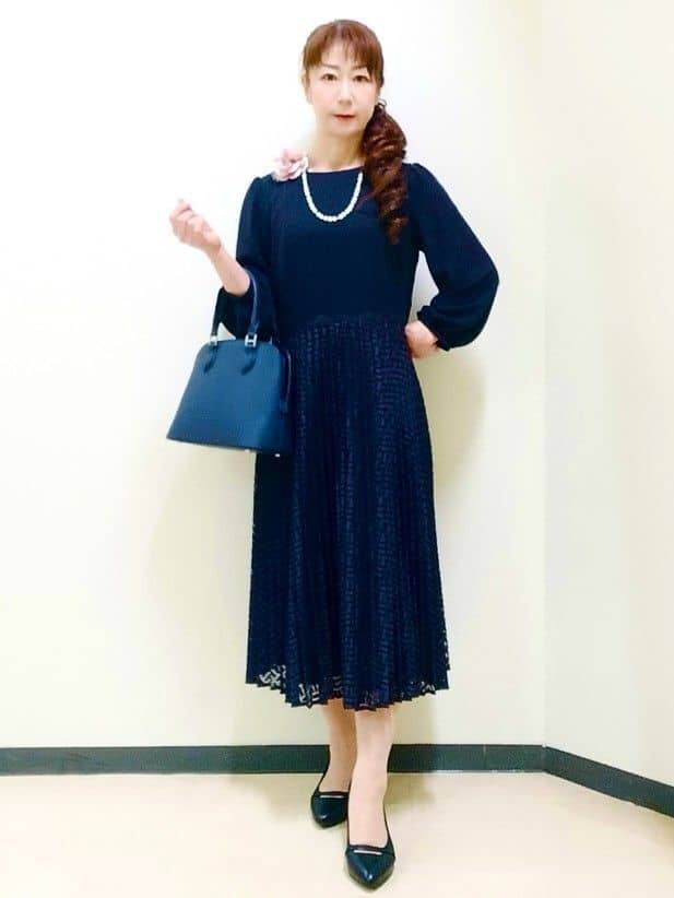 花さんの「Reflect｜【SS-4Lサイズ】シフォン&times;幾何柄レースプリーツワンピース」を使ったコーディネート
