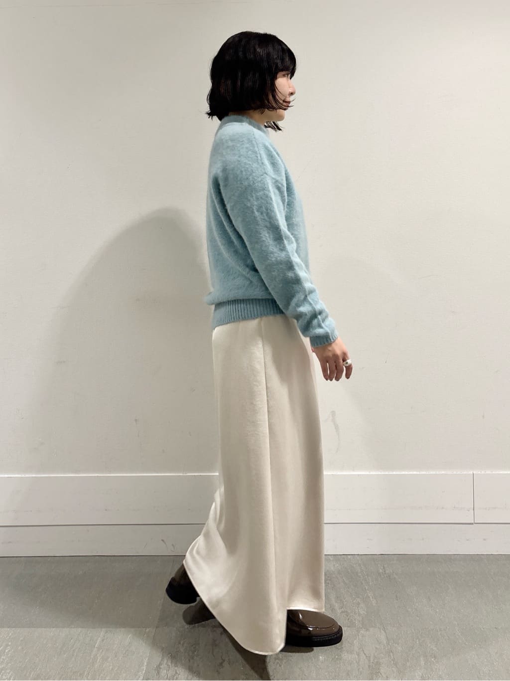 モエカさんの「UNTITLED｜【大人な品格/ふわふわニット】フォックスカシミヤ コクーンニット」を使ったコーディネート