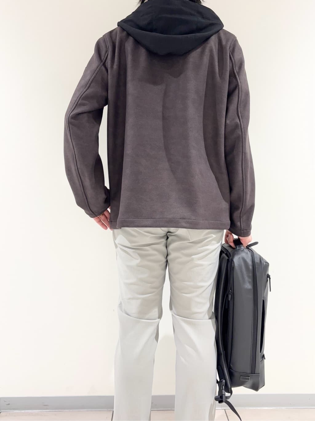 及川さんの「TAKEO KIKUCHI｜【JUST ONE LAYER】ダウンファブリック ジップアップ フード ブルゾン」を使ったコーディネート