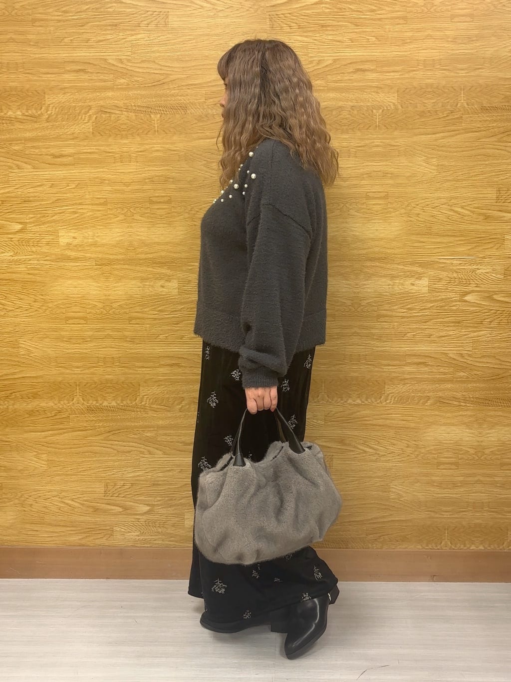 ぁむさんの「SHOO･LA･RUE｜大人きらめく ふわふわパール調ニット」を使ったコーディネート