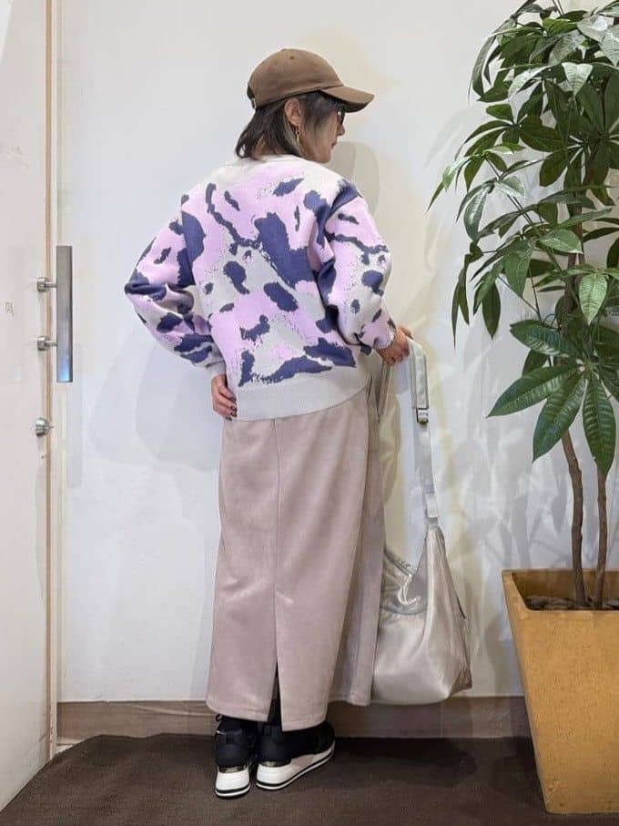 misakiさんの「SHOO･LA･RUE｜【洗濯機可/S-LL】1枚で華やかに ラメ入りニュアンス柄ニット」を使ったコーディネート