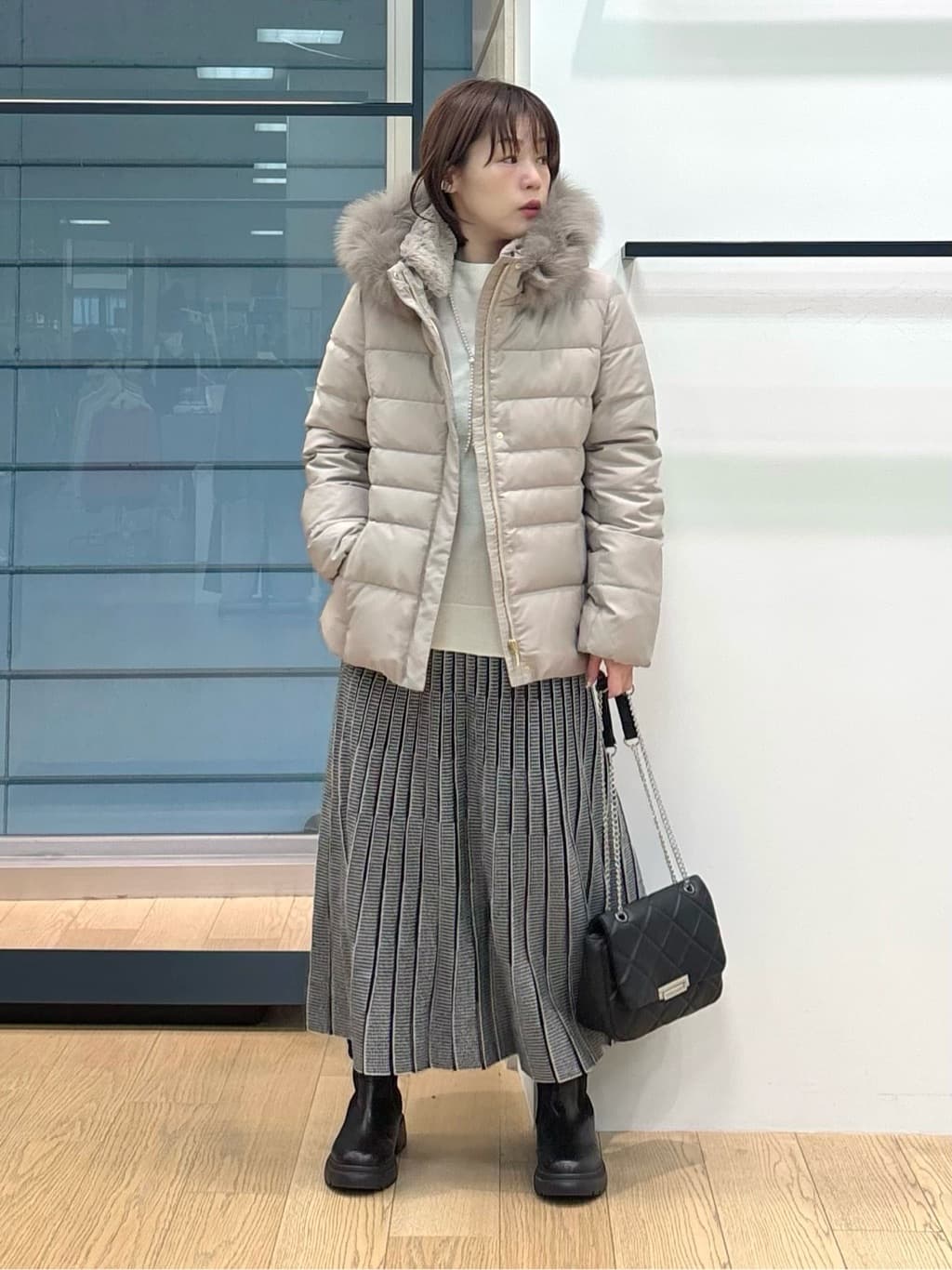 asamiさんの「INDIVI｜【洗える／カシミヤ混】ボトルネック ドルマンスリーブニット」を使ったコーディネート