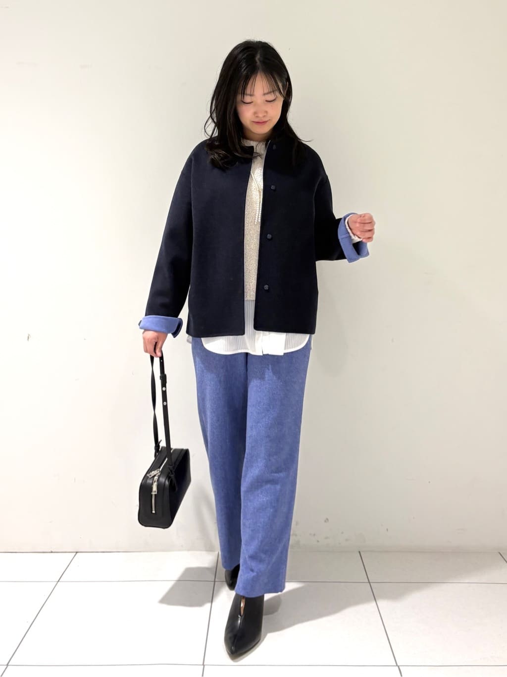 momokoさんの「INDIVI｜【配色デザイン／ショート丈】ウールリバー ノーカラーコート」を使ったコーディネート