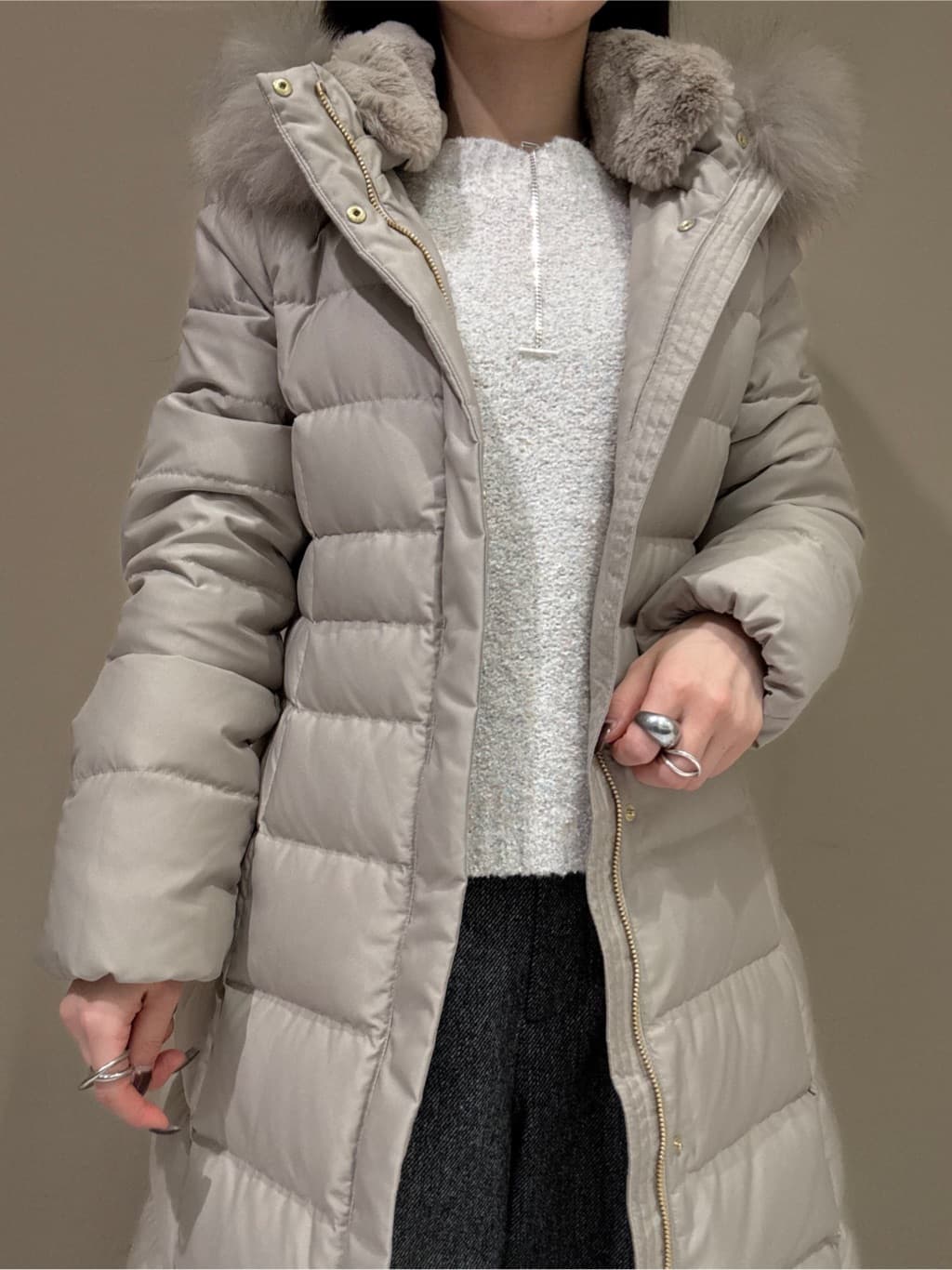 KEIKOさんの「INDIVI｜【名品／撥水／抗菌防臭】ロング丈リサイクルダウンコート」を使ったコーディネート
