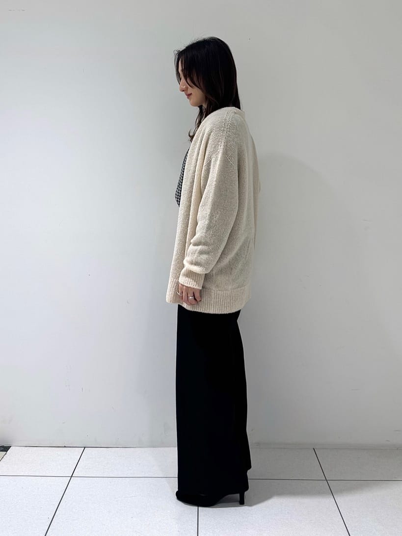 そんさんの「INDIVI｜【エアリー素材】ブークレ着流しニットカーディガン」を使ったコーディネート