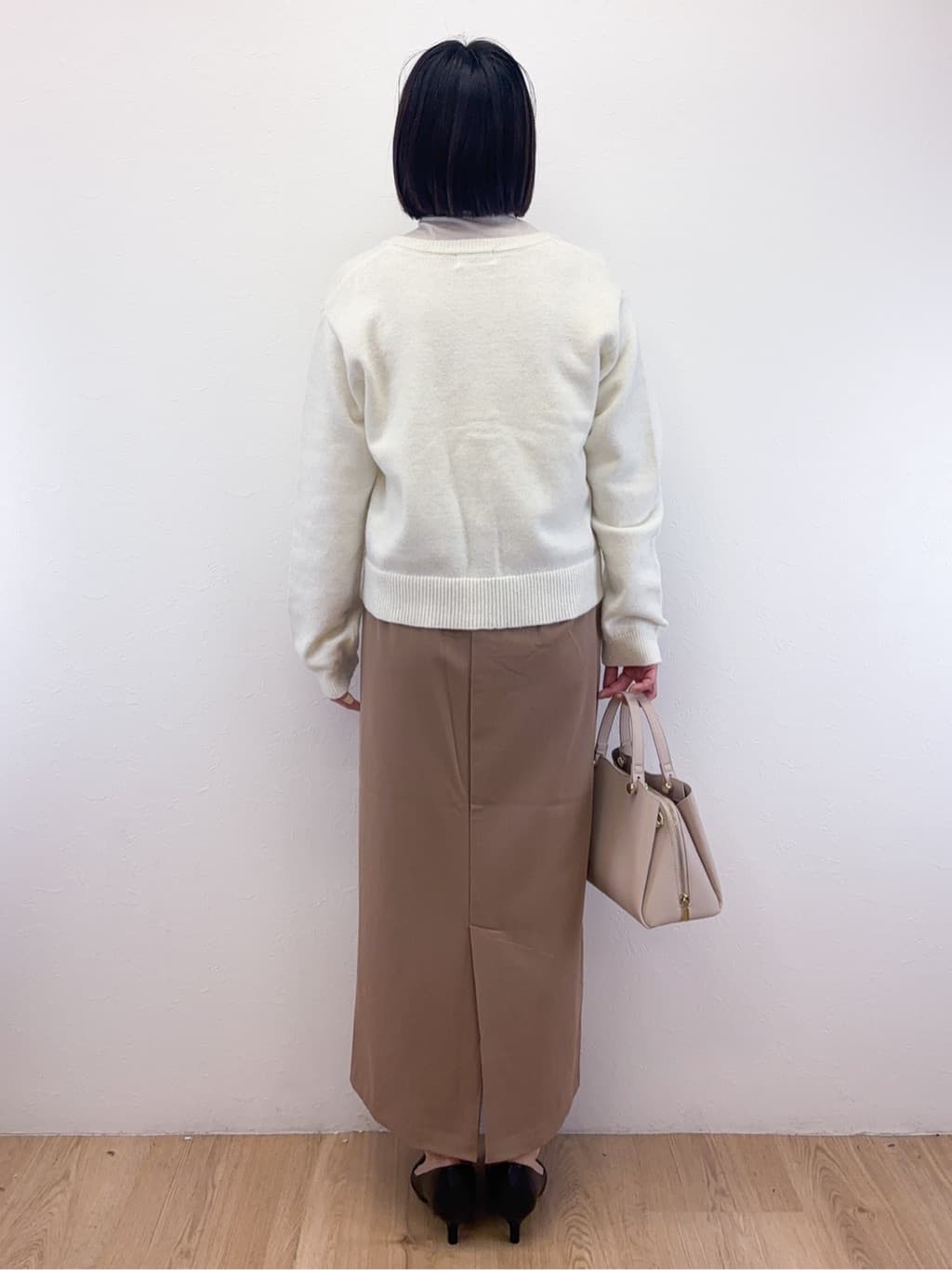 Takeさんの「OPAQUE.CLIP｜金ボタンラメニットカーディガン【洗濯機OK】」を使ったコーディネート