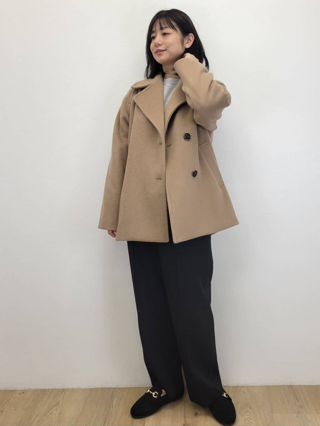 LISAさんの「OPAQUE.CLIP｜カシミヤブレンドウールミドルピーコート」を使ったコーディネート