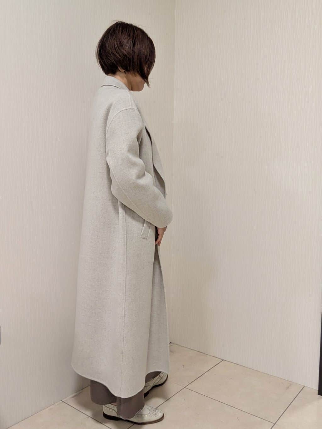 u-macoさんの「UNTITLED｜【ロング丈/軽やか】テーラード　リバーコート」を使ったコーディネート