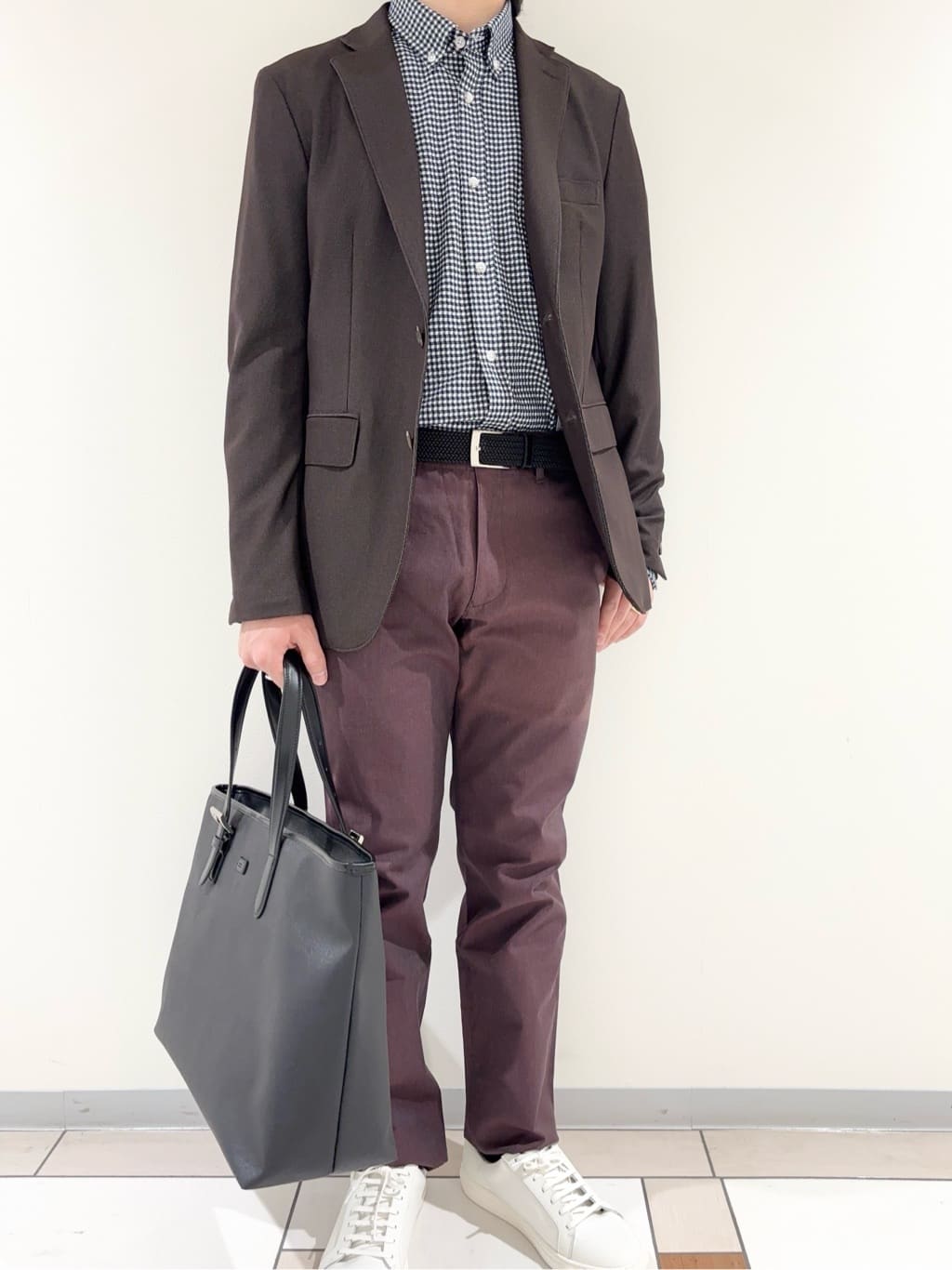 及川さんの「TAKEO KIKUCHI｜【抗菌防臭/シーズンレス】シアサッカーギンガムチェック ストレッチシャツ」を使ったコーディネート