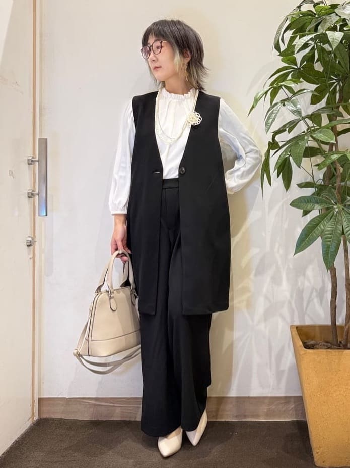 misakiさんの「SHOO･LA･RUE｜【洗濯機可/セットアップ可/S-3L】きちんと楽に。カットジョーゼット ロングジレ」を使ったコーディネート