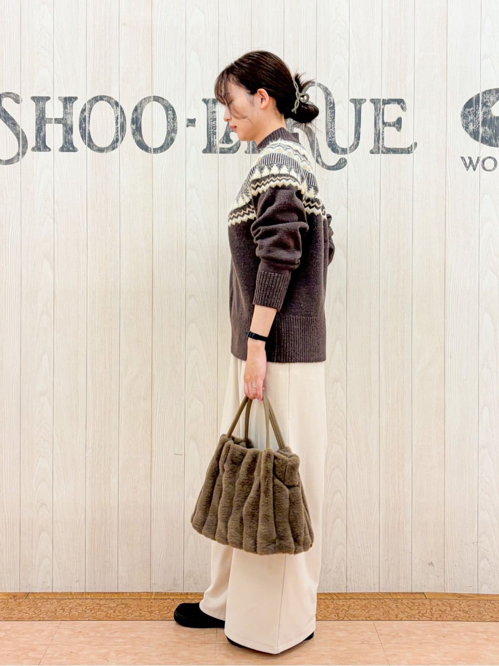 Nakaさんの「SHOO･LA･RUE｜【洗濯機可/S-LL】配色が大人かわいい　フェアアイル柄求心ニット」を使ったコーディネート