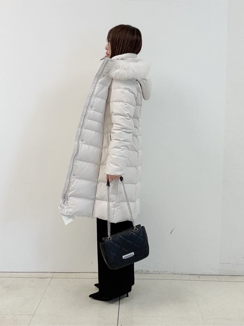 yoshiyaさんの「INDIVI｜キルトフラップバッグ」を使ったコーディネート