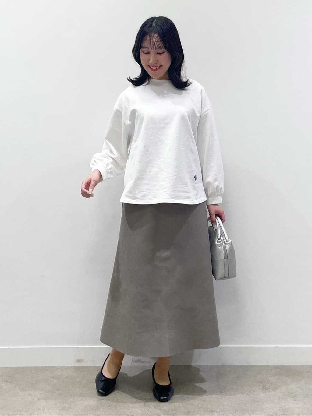 yukariさんの「Dessin｜【360度可愛い・洗える】バックヘンリーカットソー」を使ったコーディネート
