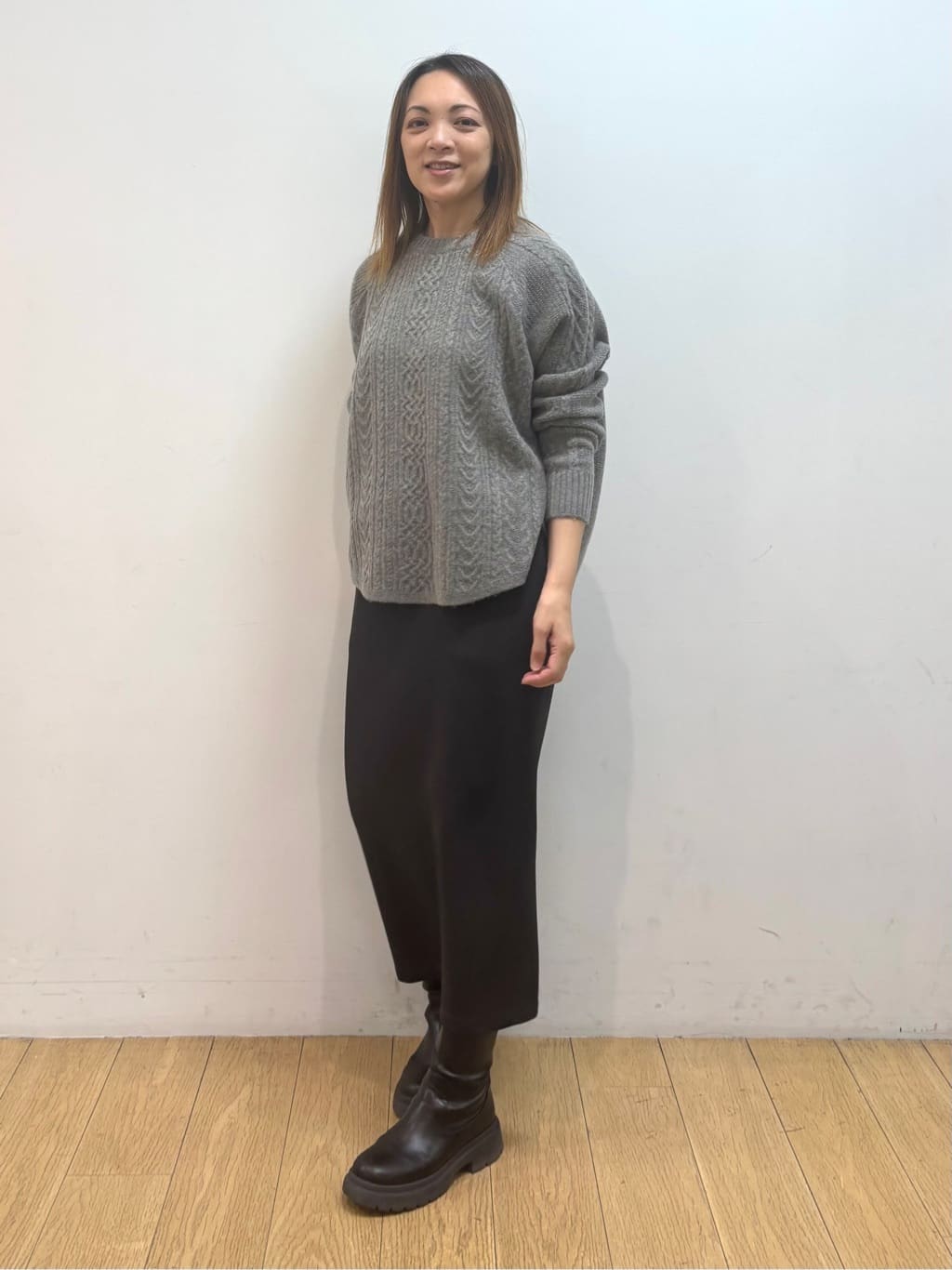 mikkoさんの「INDIVI｜【洗える】ケーブルデザイン ラウンドヘムニット」を使ったコーディネート