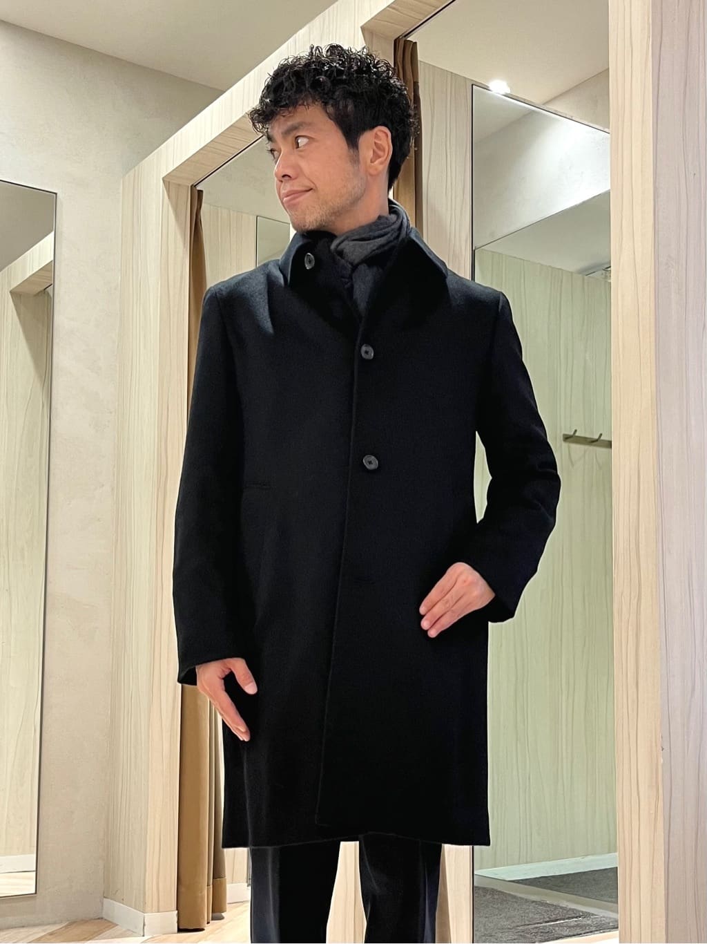 URAさんの「TAKEO KIKUCHI｜カシミヤブレンド ビーバー調ステンカラーコート」を使ったコーディネート