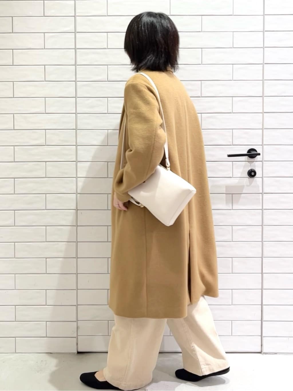 しおりさんの「OPAQUE.CLIP｜カシミヤブレンドウールチェスターコート」を使ったコーディネート