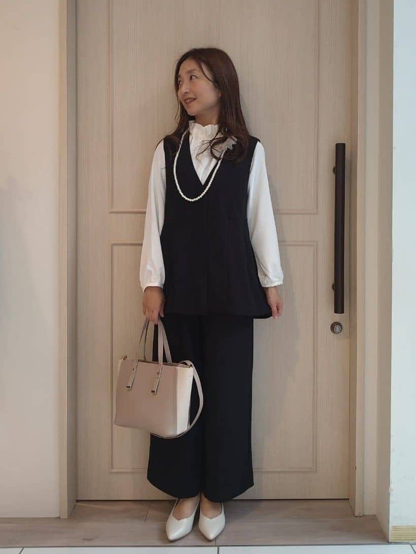 mi-saさんの「SHOO･LA･RUE｜【洗濯機可】上品で華やか スタンドフリルブラウス」を使ったコーディネート