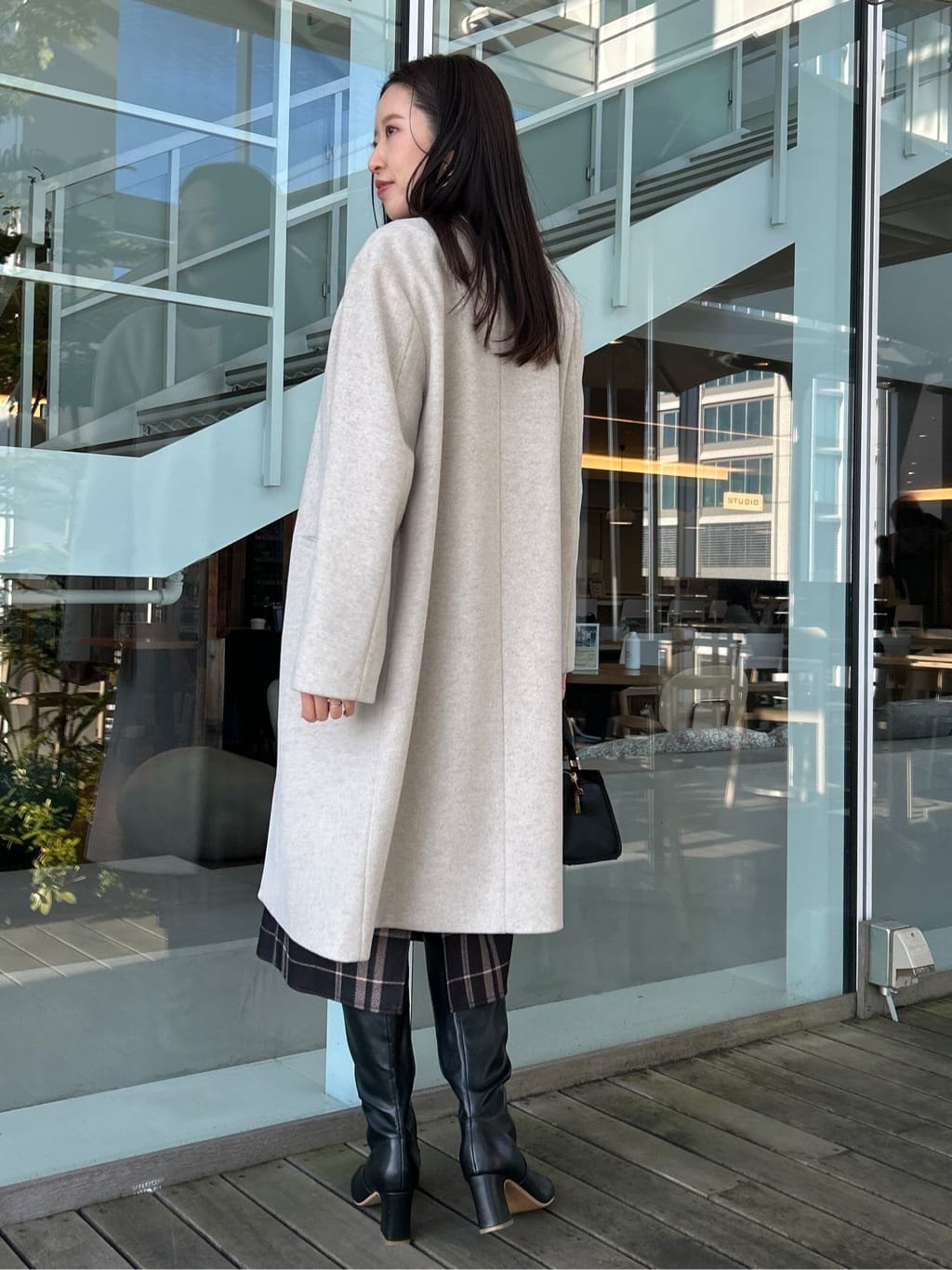 teiさんの「Couture brooch｜【洗える/スカラデザイン】パフスリーブ ニット」を使ったコーディネート