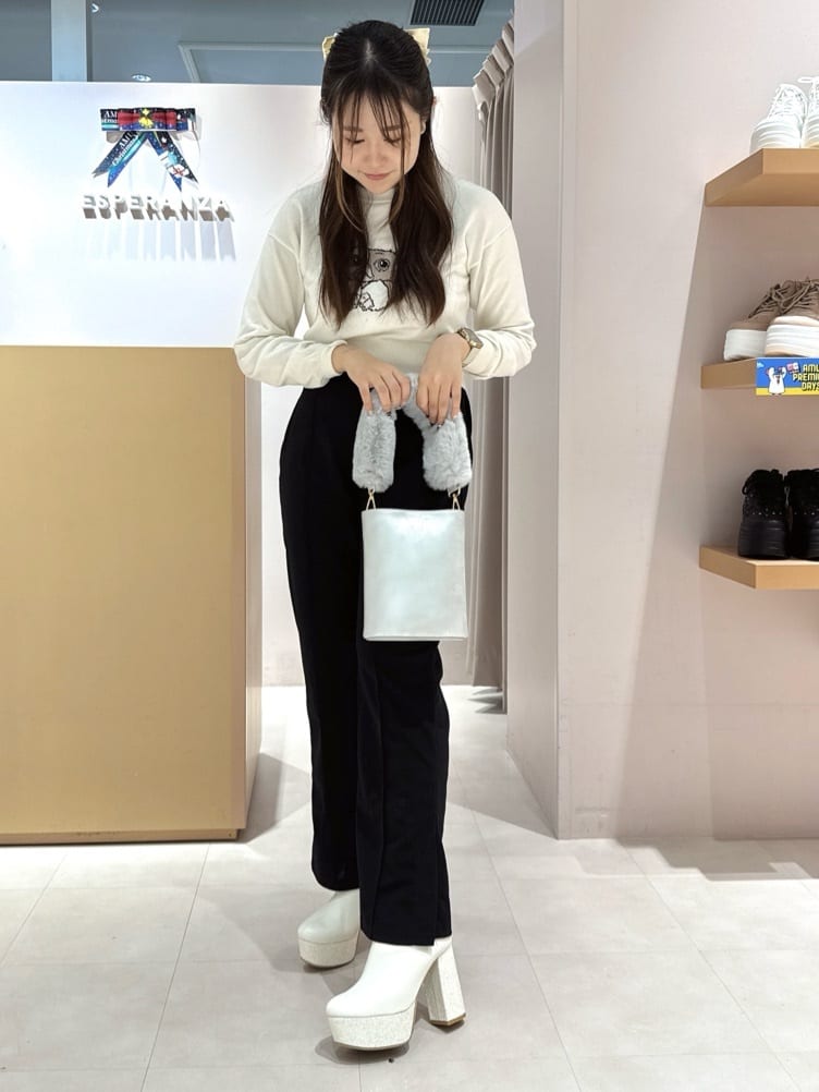 neinaさんの「ESPERANZA｜フェイクファーハンドル3WAYミニショルダーバッグ」を使ったコーディネート