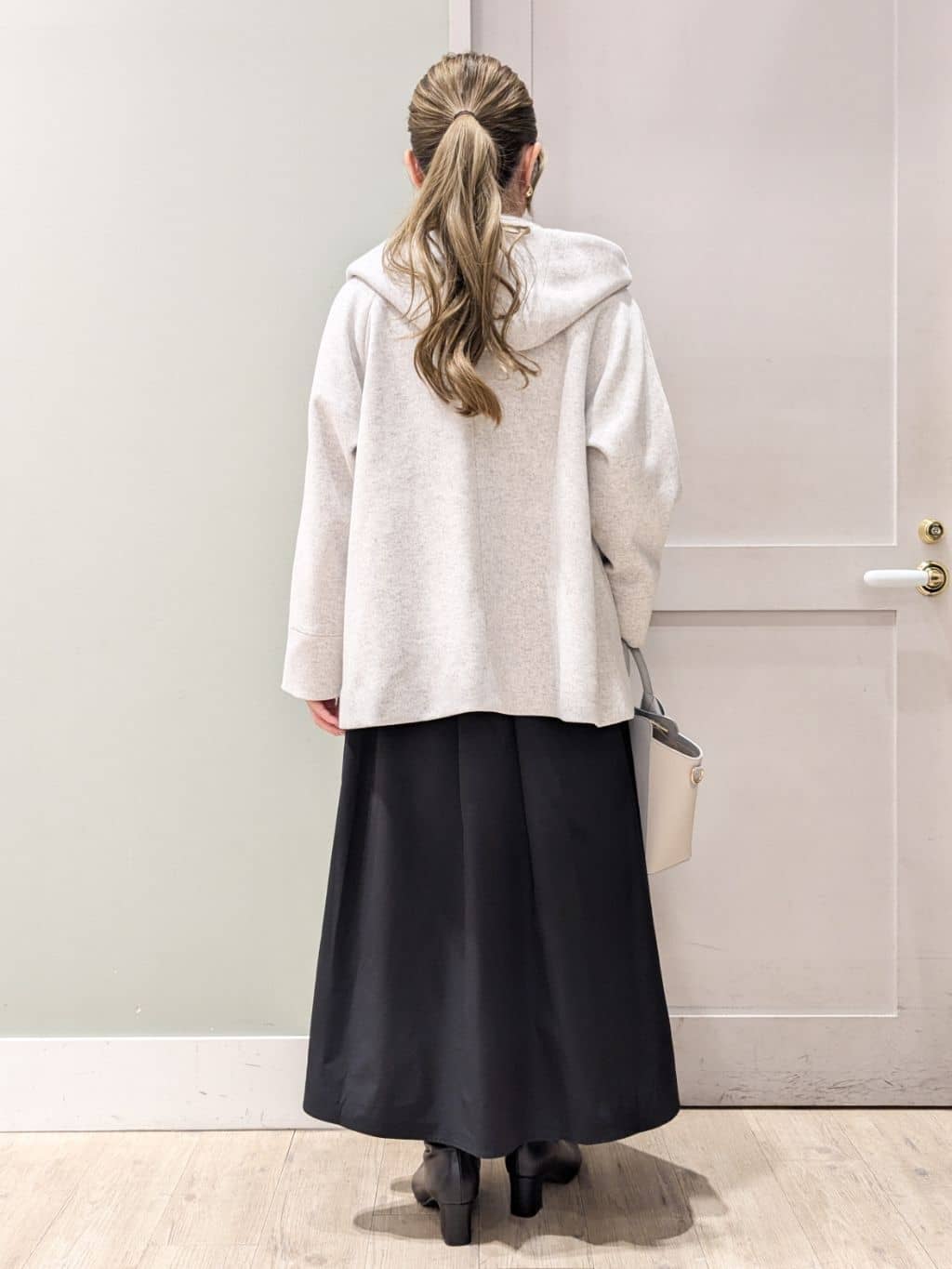 kuwawaさんの「grove｜フーデットミドルコート」を使ったコーディネート