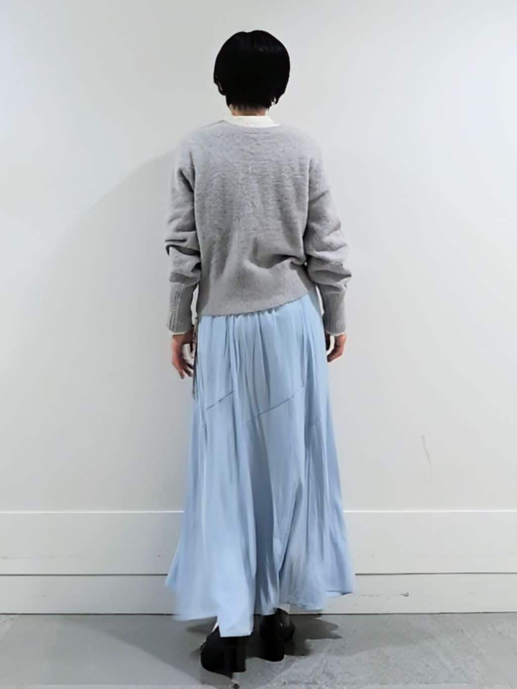 ミズタさんの「UNTITLED｜【ふわふわニット/前後2WAY】フォックスカシミヤカーディガン」を使ったコーディネート