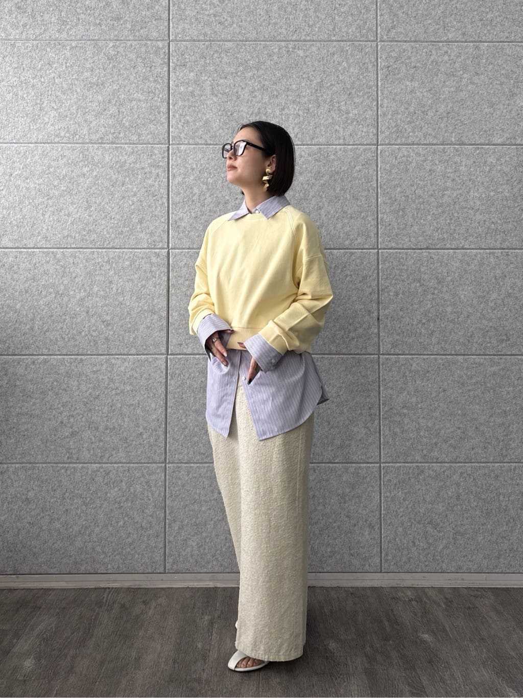 ayanoさんの「INDIVI｜グレイニーコットンタイトスカート」を使ったコーディネート