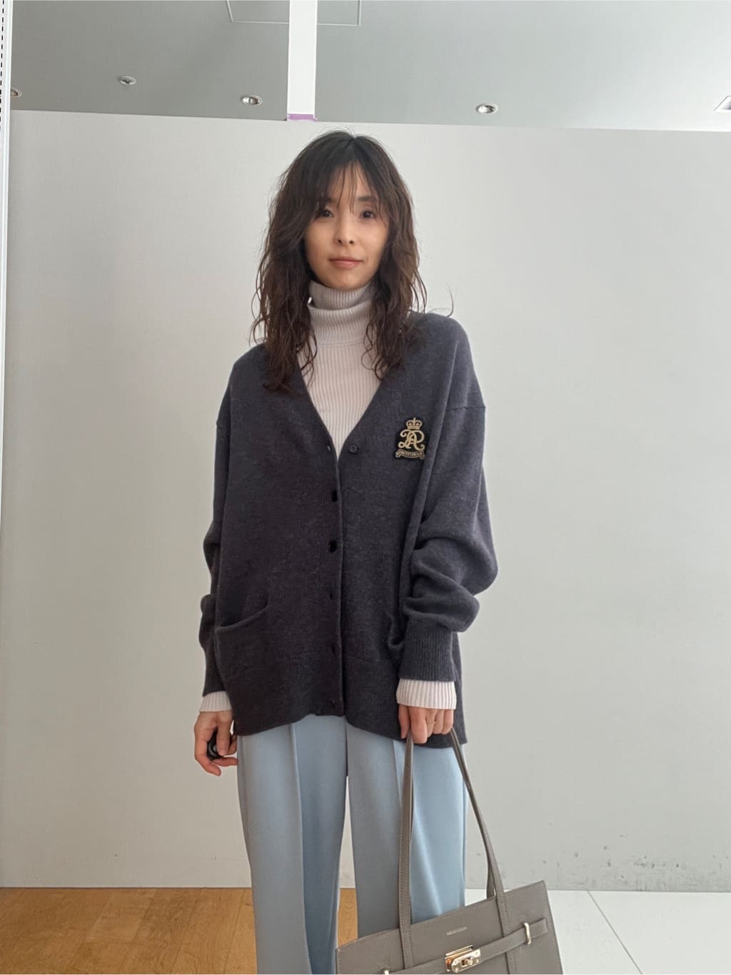 misaさんの「DRESSTERIOR｜シルクブレンドメリノウールリブプルオーバー」を使ったコーディネート