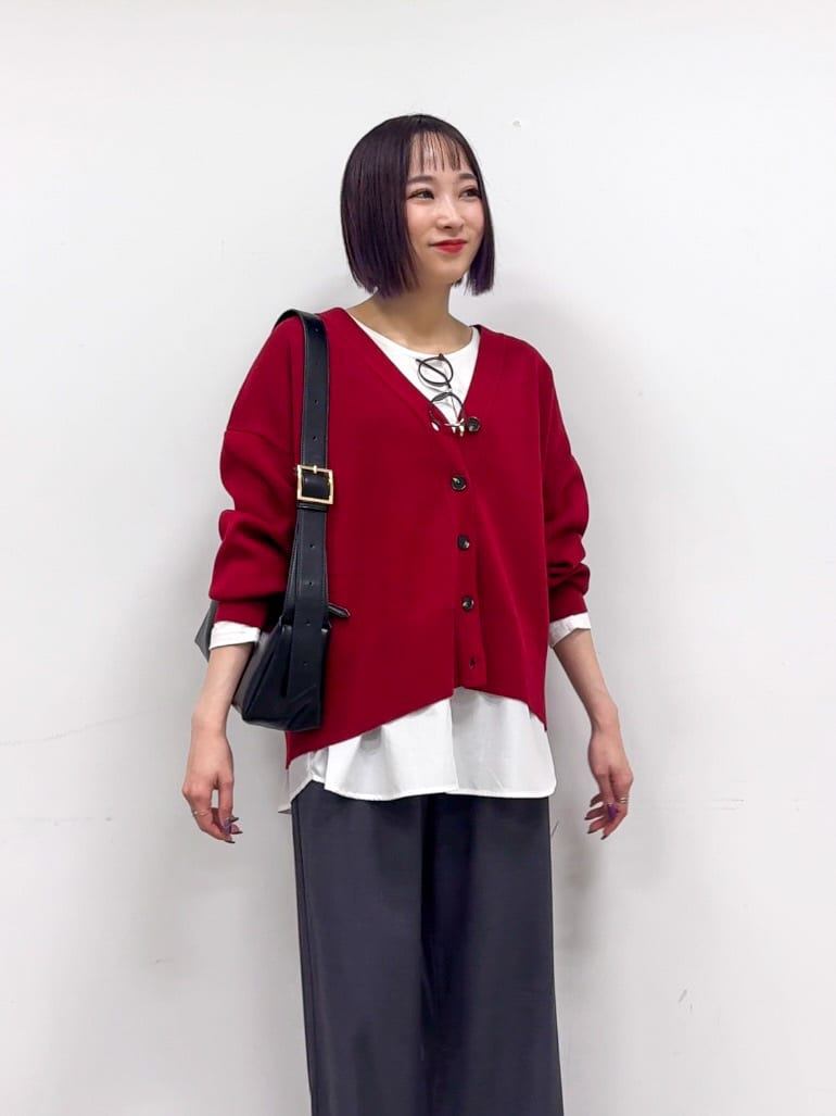 𝐜𝐡𝐢𝐤𝐚さんの「SHOO･LA･RUE｜【洗える/毛玉レス】表面がきれいなVネックカーディガン」を使ったコーディネート