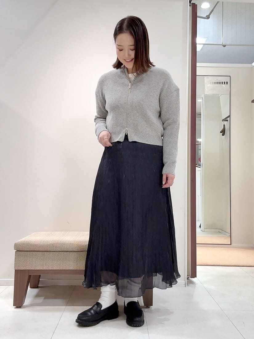 YUIさんの「UNTITLED｜【ゆったりサイズ／着丈短め】ジップニットカーディガン」を使ったコーディネート