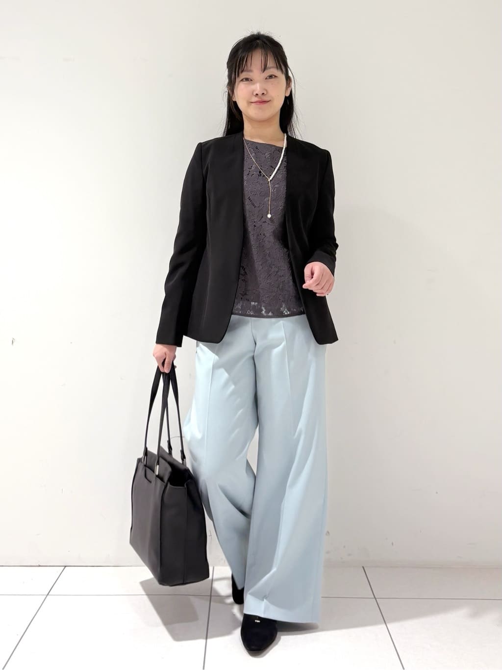 momokoさんの「INDIVI｜【洗える／UVケア／スーツ】ストレッチノーカラージャケット」を使ったコーディネート