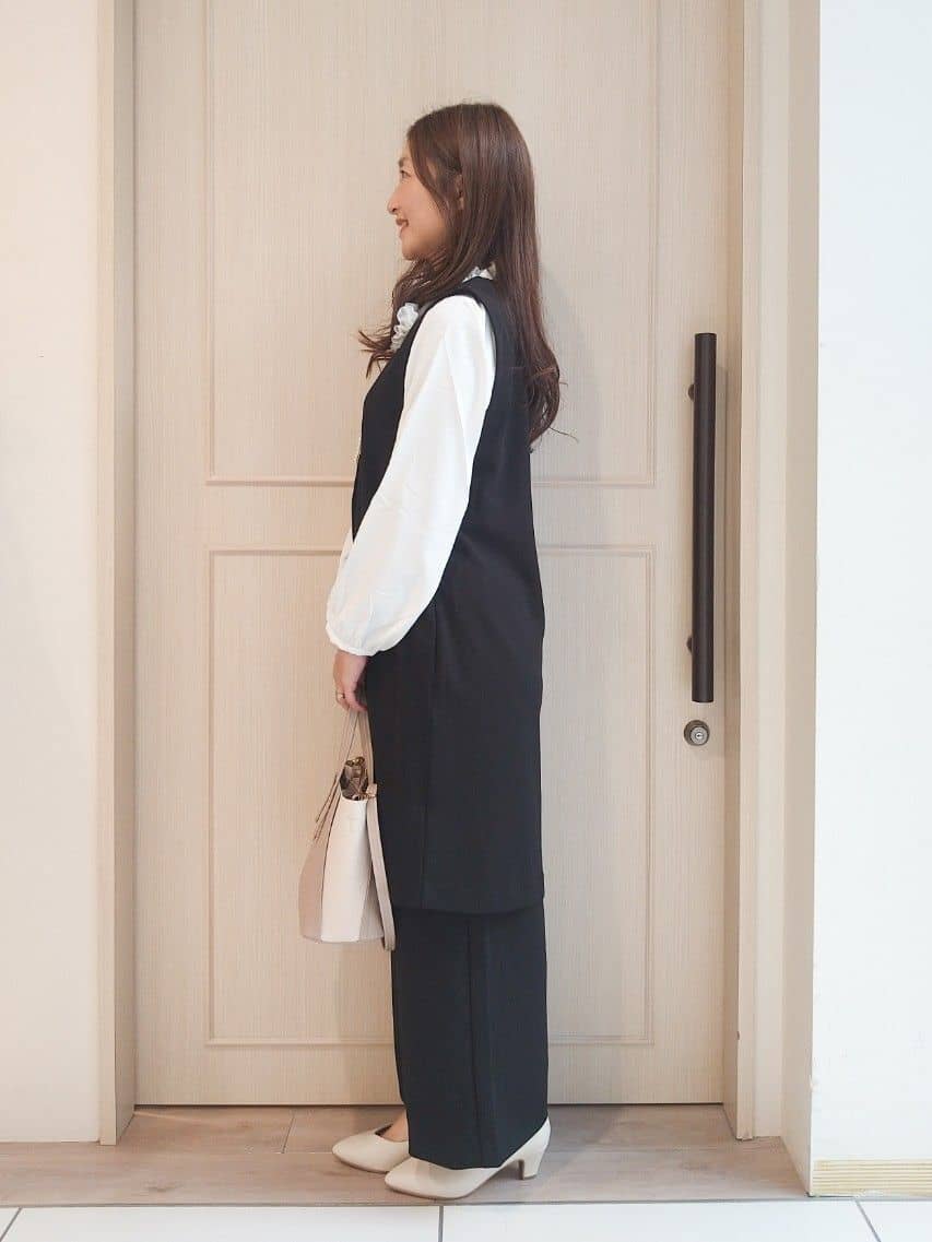 mi-saさんの「SHOO･LA･RUE｜【洗濯機可】上品で華やか スタンドフリルブラウス」を使ったコーディネート