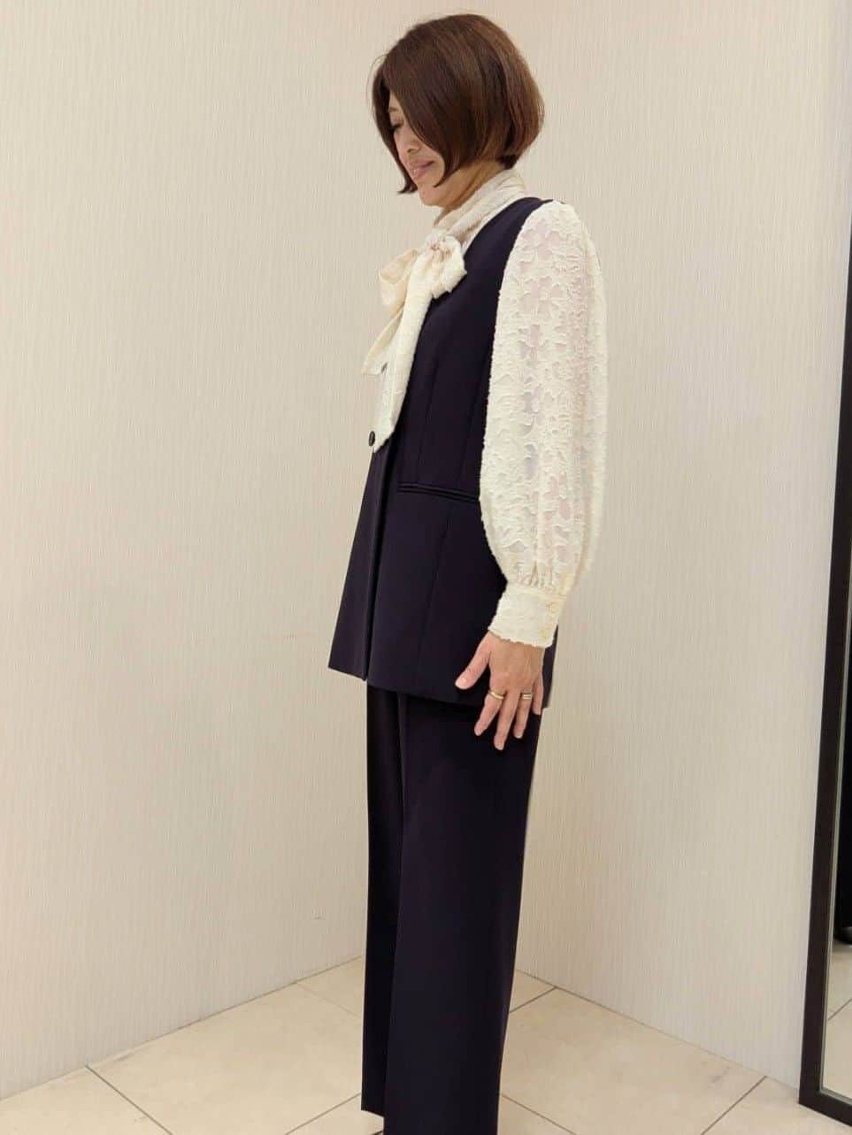 u-macoさんの「UNTITLED｜◆【セレモニー/華やか】2WAYボウタイブラウス」を使ったコーディネート