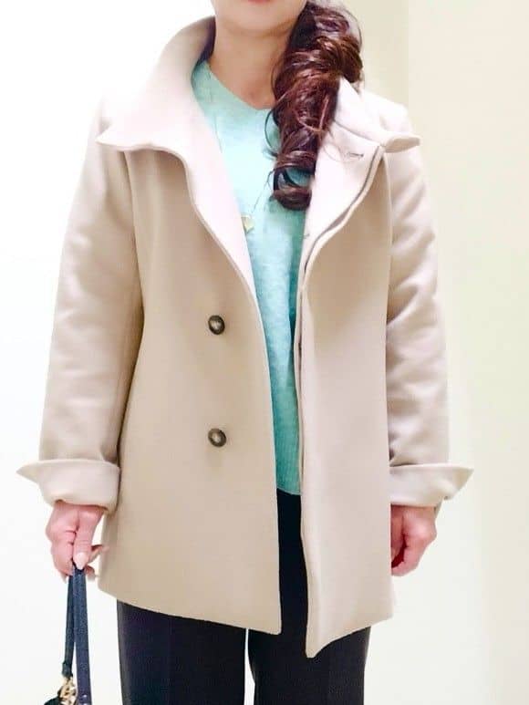 花さんの「Reflect｜【SS-4Lサイズ／衿が顔に当たらない◎】スタンドネックミドルコート」を使ったコーディネート
