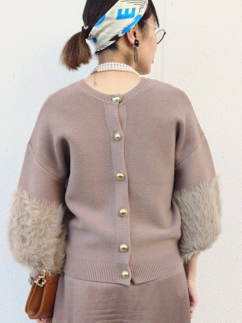 MUTSUKOさんの「UNTITLED｜【TORRAZZO DONNA】ファースリーブ2wayプルオーバー」を使ったコーディネート