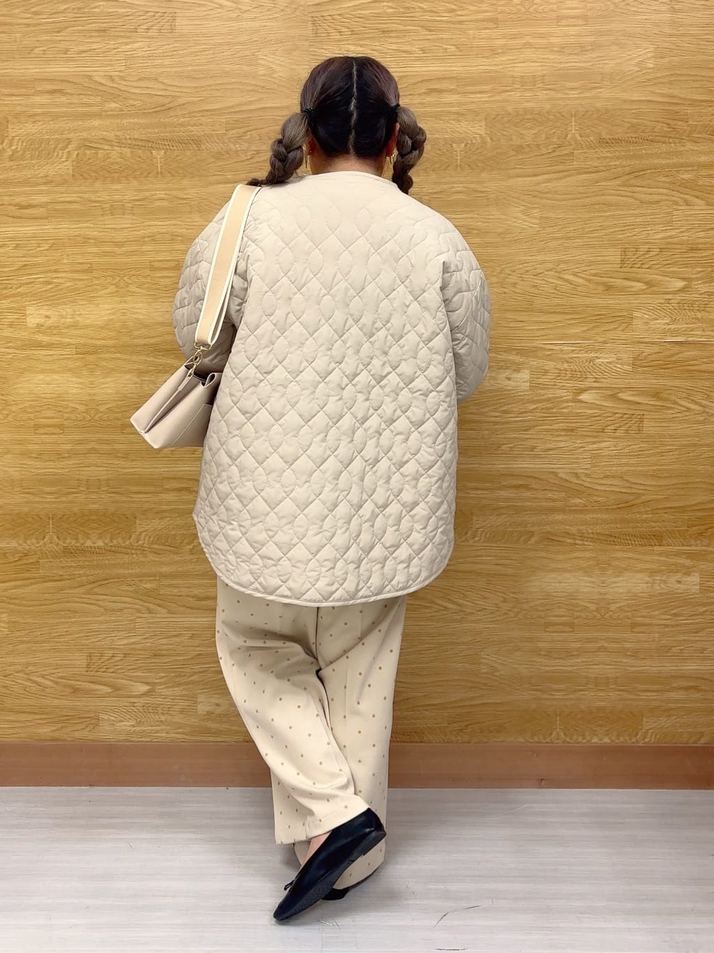 ぁむさんの「SHOO･LA･RUE｜【S-LL】きれい見えも叶う フロッキードットワイドパンツ」を使ったコーディネート