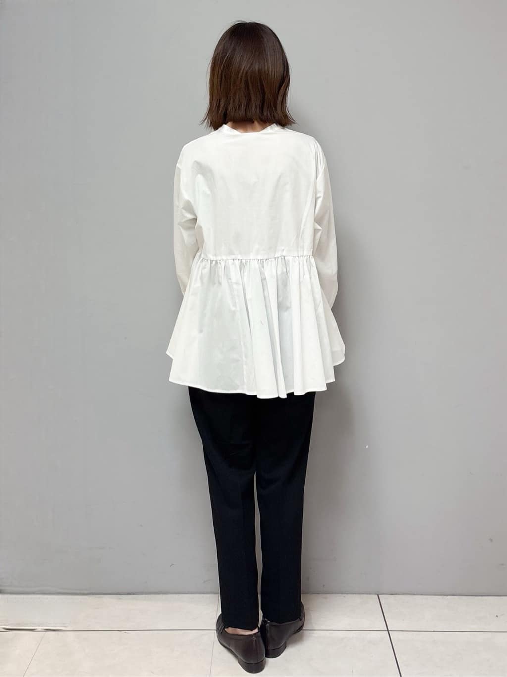 yさんの「OPAQUE.CLIP｜ウォームタッチ イージーテーパードパンツ【洗濯機洗OK／ストレッチ】」を使ったコーディネート
