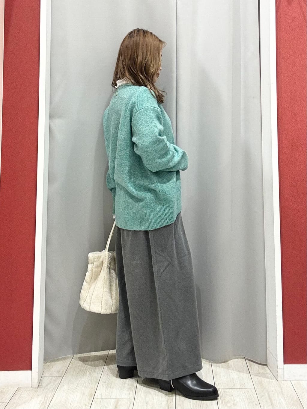 shioさんの「SHOO･LA･RUE｜【着丈選べる/きっと虜になる】あったかもちもち ワイドパンツ」を使ったコーディネート