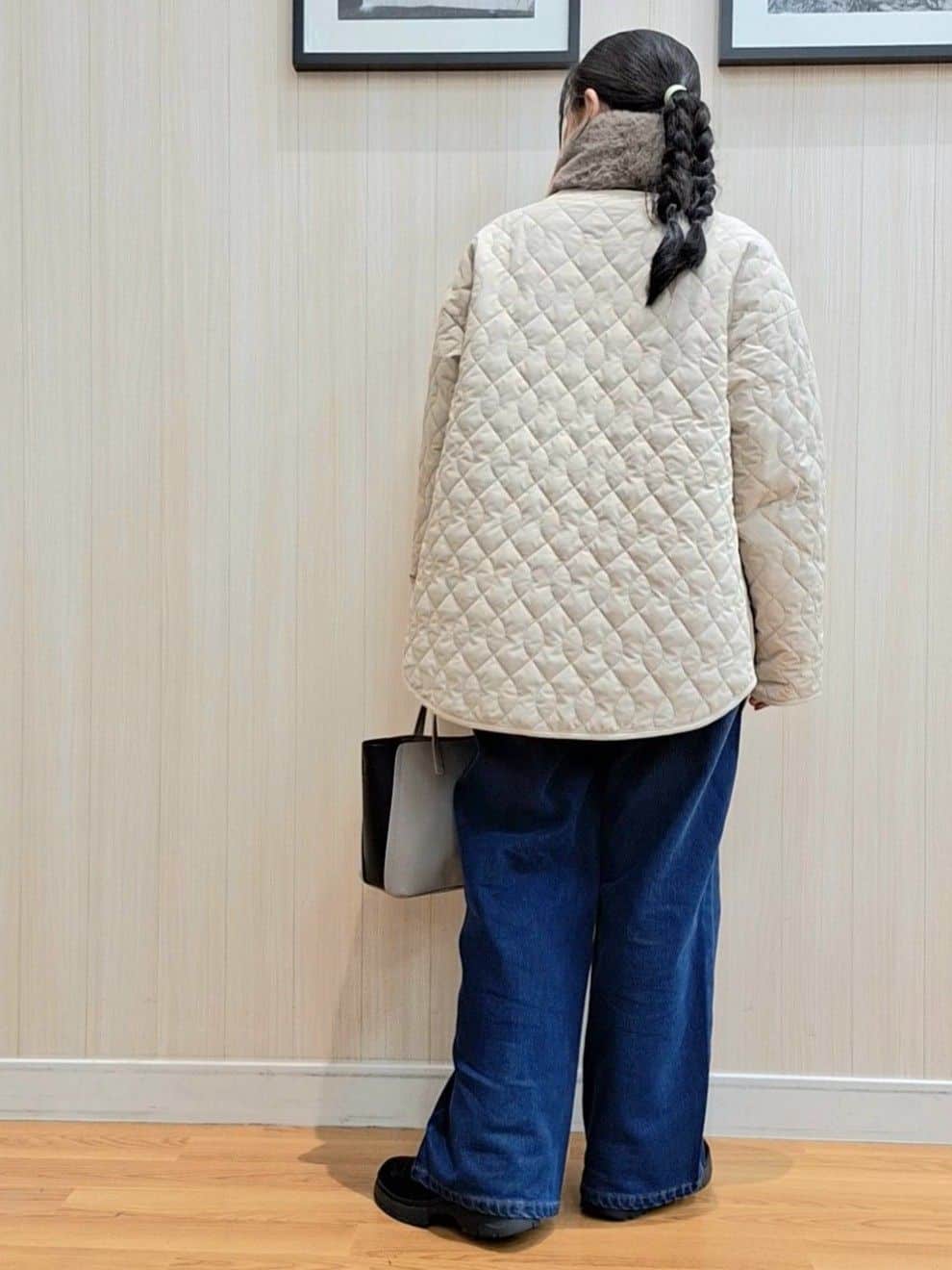 Saoさんの「SHOO･LA･RUE｜【S-LL】脚のラインを拾いにくい デニムワイドパンツ」を使ったコーディネート