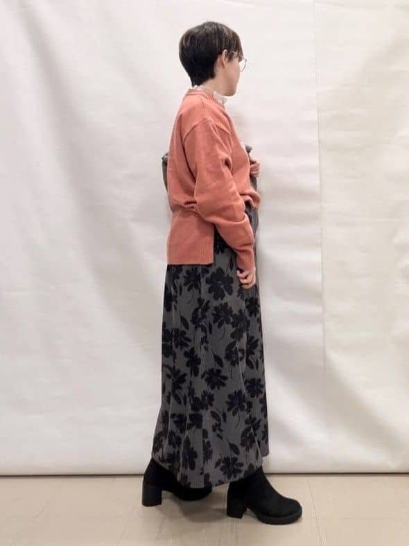 なっちゃんさんの「SHOO･LA･RUE｜【S-LL/洗濯機可】ふわふわがやみつきになる柔らかさ スウェットライクロゴニット」を使ったコーディネート