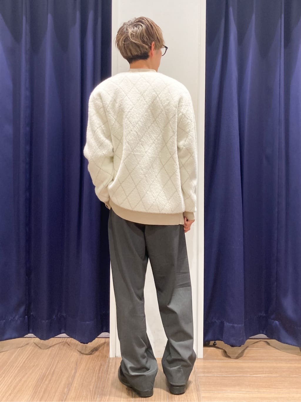 つーじーさんの「THE SHOP TK｜配色シャギーニットカーディガン ユニセックスでおすすめ！」を使ったコーディネート