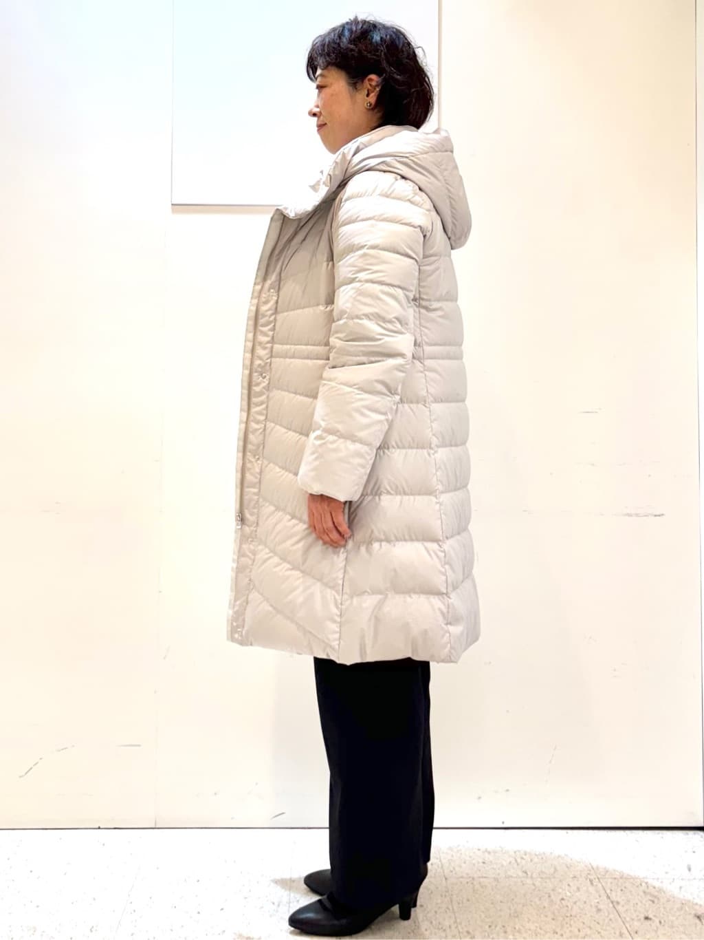 ヤスコさんの「Reflect｜【選べる5色／ゆったりシルエット】Vネックスパンコールニット」を使ったコーディネート