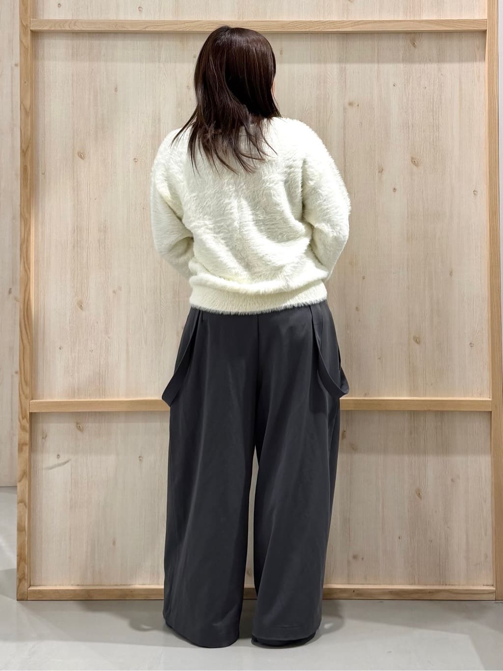 nanaさんの「THE SHOP TK｜【華やかで柔らか】ふわふわフェザーニット/洗える・前後2WAY」を使ったコーディネート