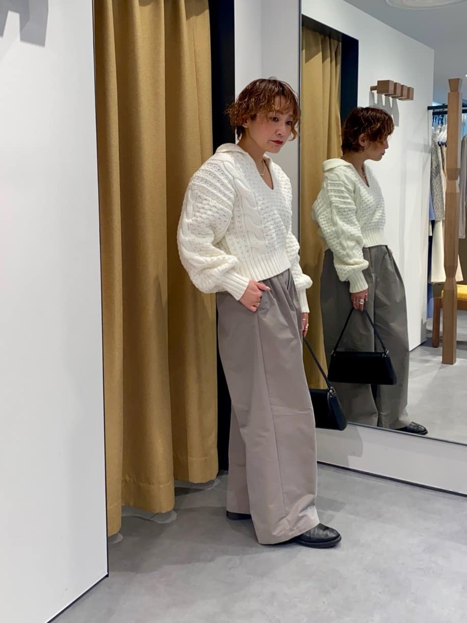 mari_831さんの「INDIVI｜チノシャンプレータックパンツ」を使ったコーディネート