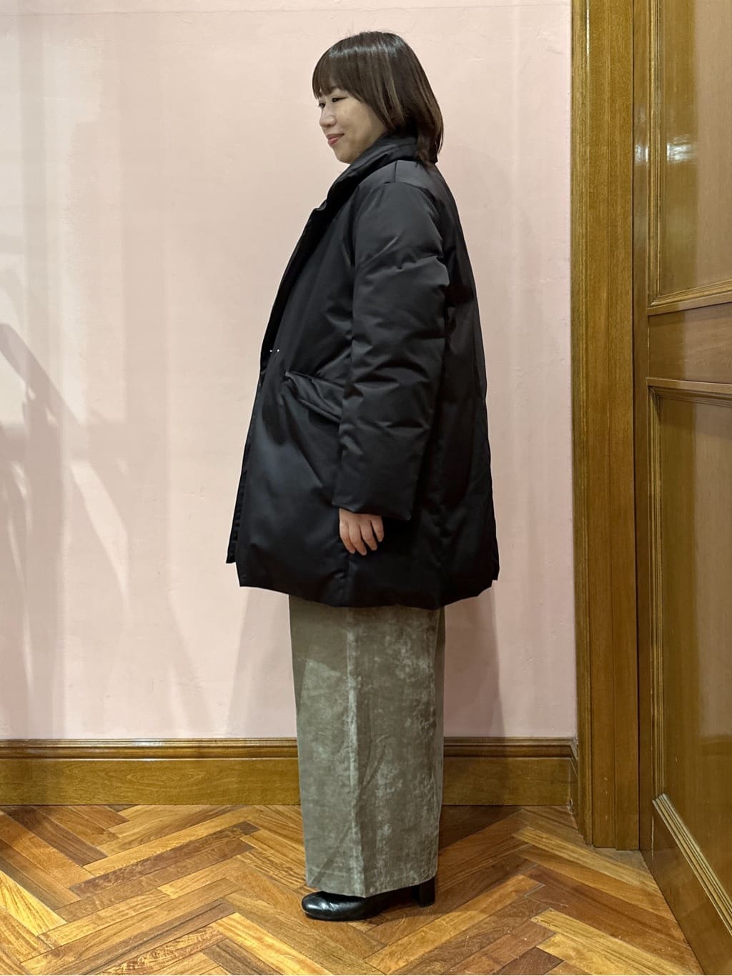 komatsuさんの「DRESSTERIOR｜シルクブレンドメリノウールリブプルオーバー」を使ったコーディネート
