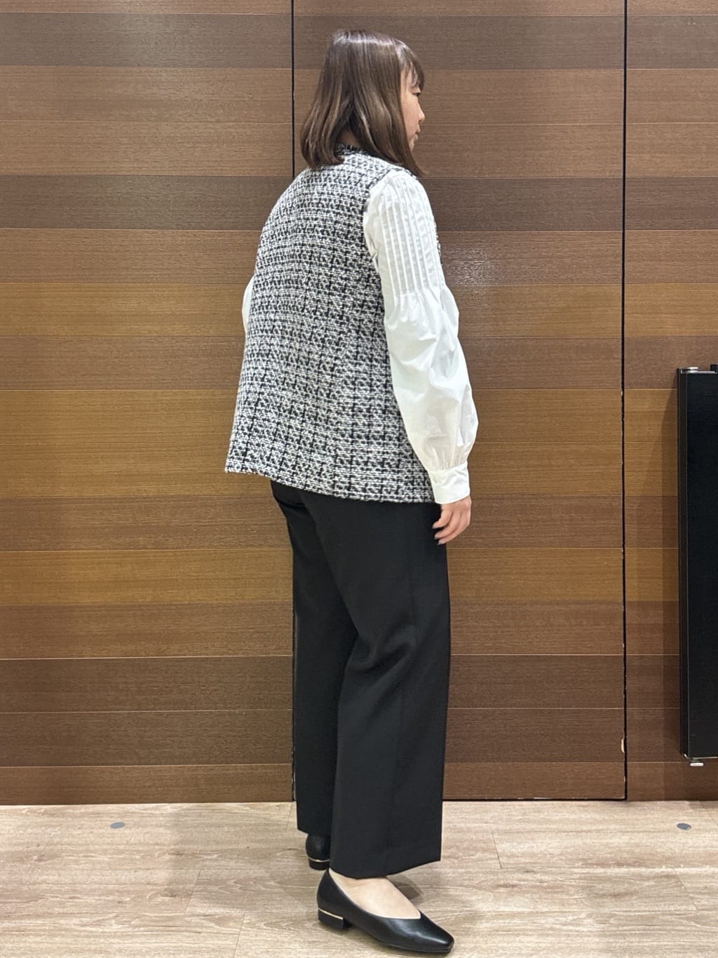 yumeさんの「OPAQUE.CLIP｜《通勤対応》ツイードジレ【洗える】」を使ったコーディネート