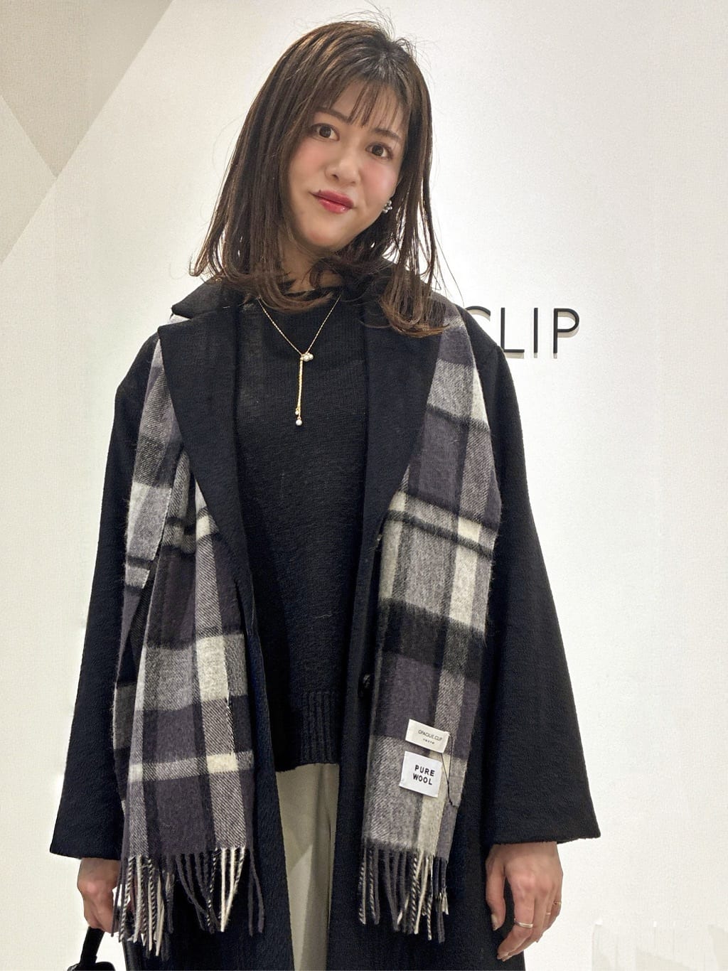もんちゃんさんの「OPAQUE.CLIP｜リラクシークルーネックニット【洗濯機OK】」を使ったコーディネート
