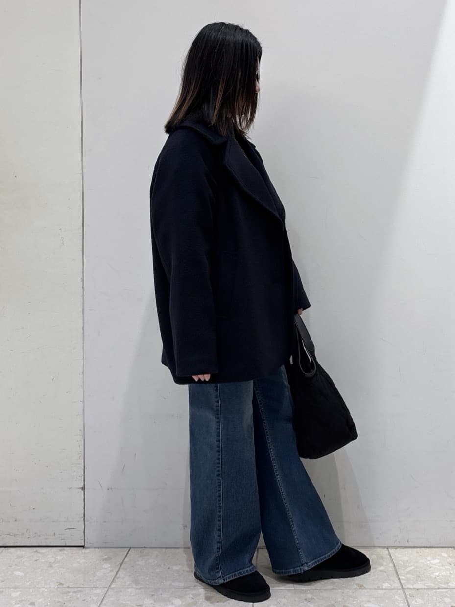 mameさんの「OPAQUE.CLIP｜カシミヤブレンドウールミドルピーコート」を使ったコーディネート