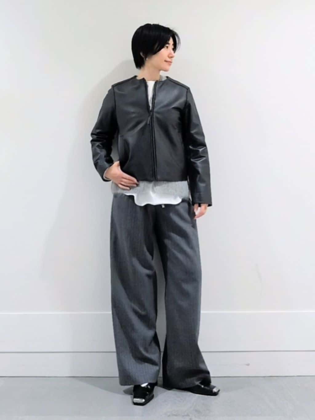 ミズタさんの「UNTITLED｜【着丈短め/柔らかな質感】ラムレザージャケット」を使ったコーディネート